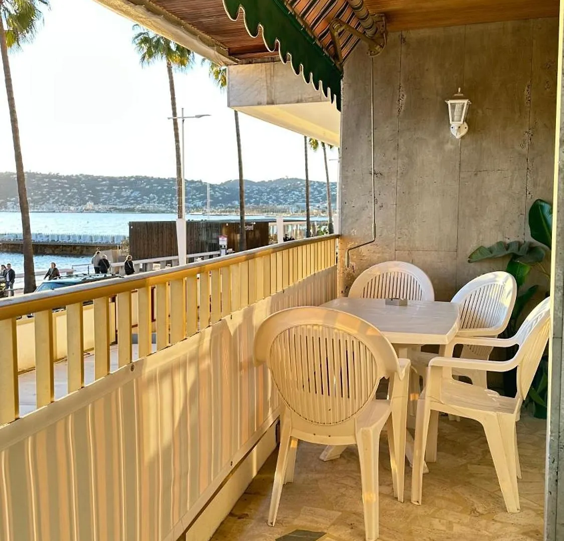 Apartment Paradou On The Beach, Amazing View, 3 Beds Antibes